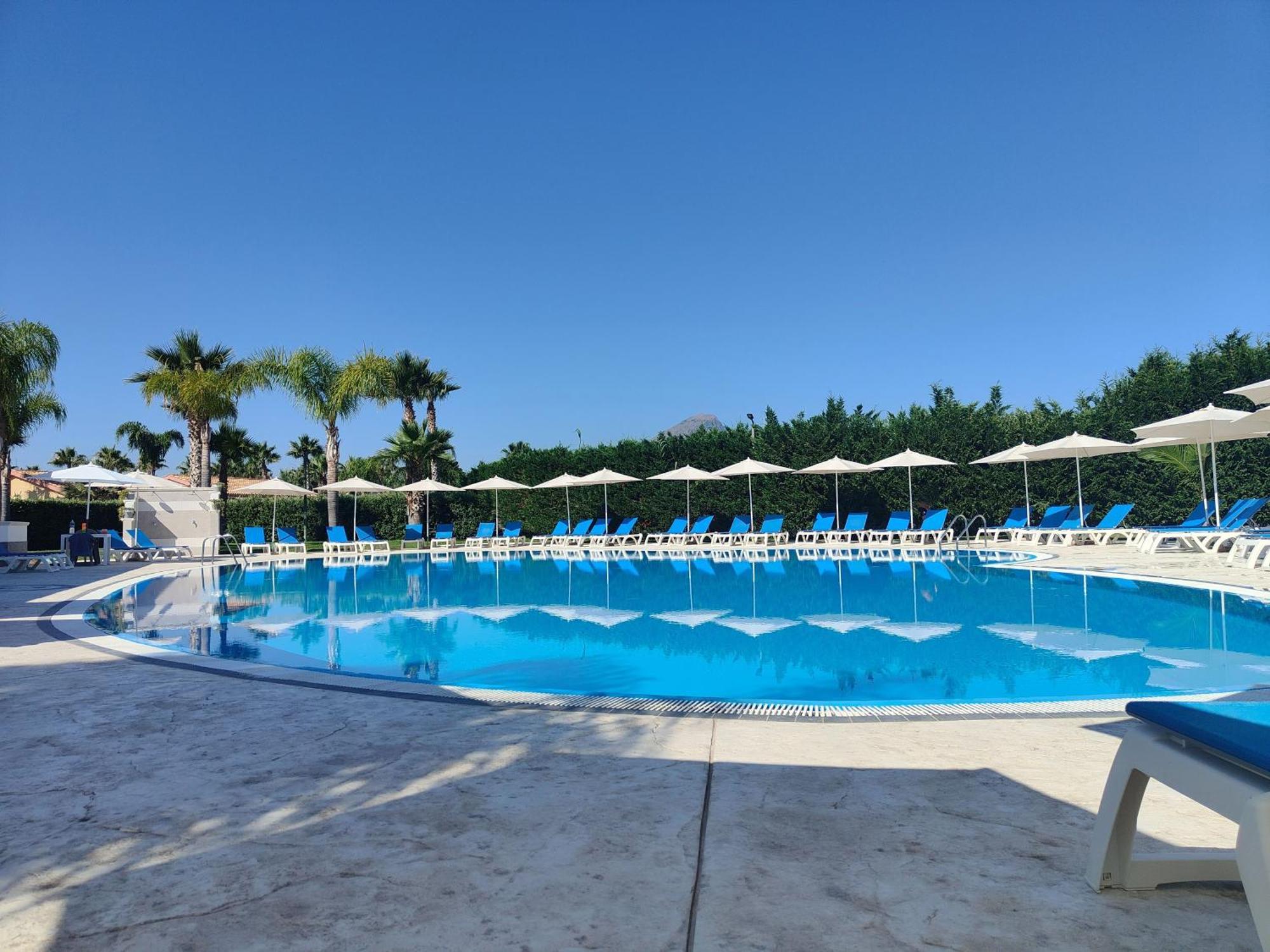 Residence Hydria Кампофеличе-ди-Роччелла Экстерьер фото